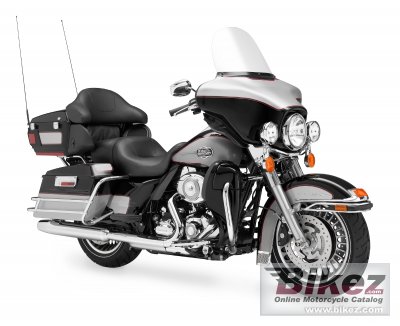2011 Harley-Davidson FLHTCU Ultra Classic Electra Glide photo
